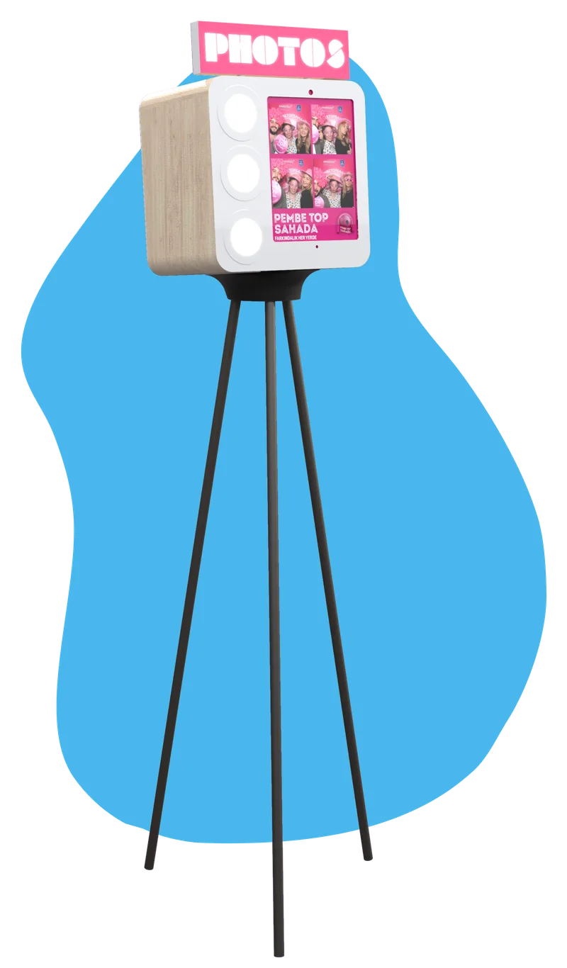 Photobooth huren bij Badabooth: houten photobooth op poten met touchscreen en directe fotoprint